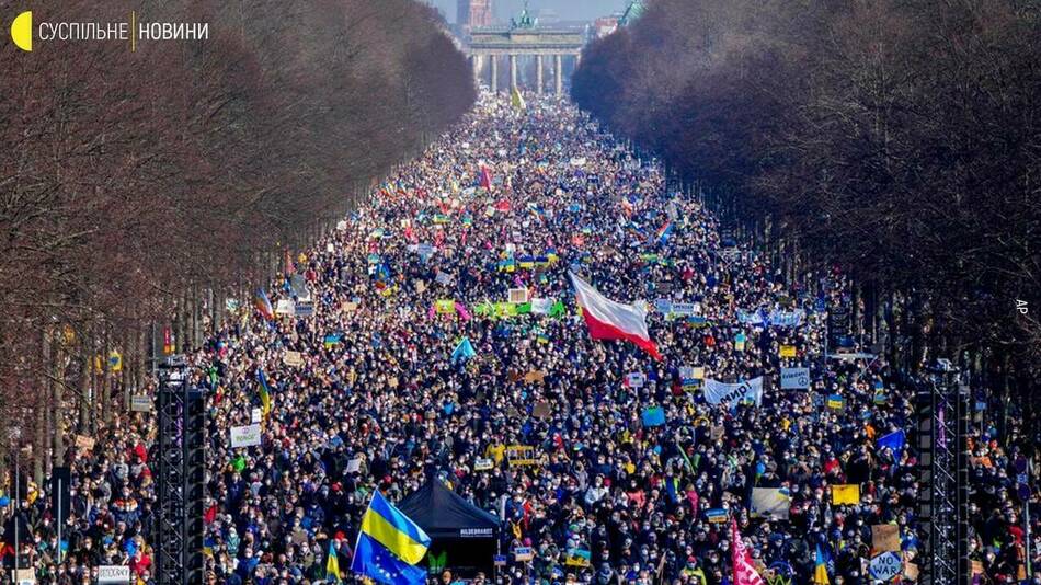 Berlin Shoing Support For Ukraine
